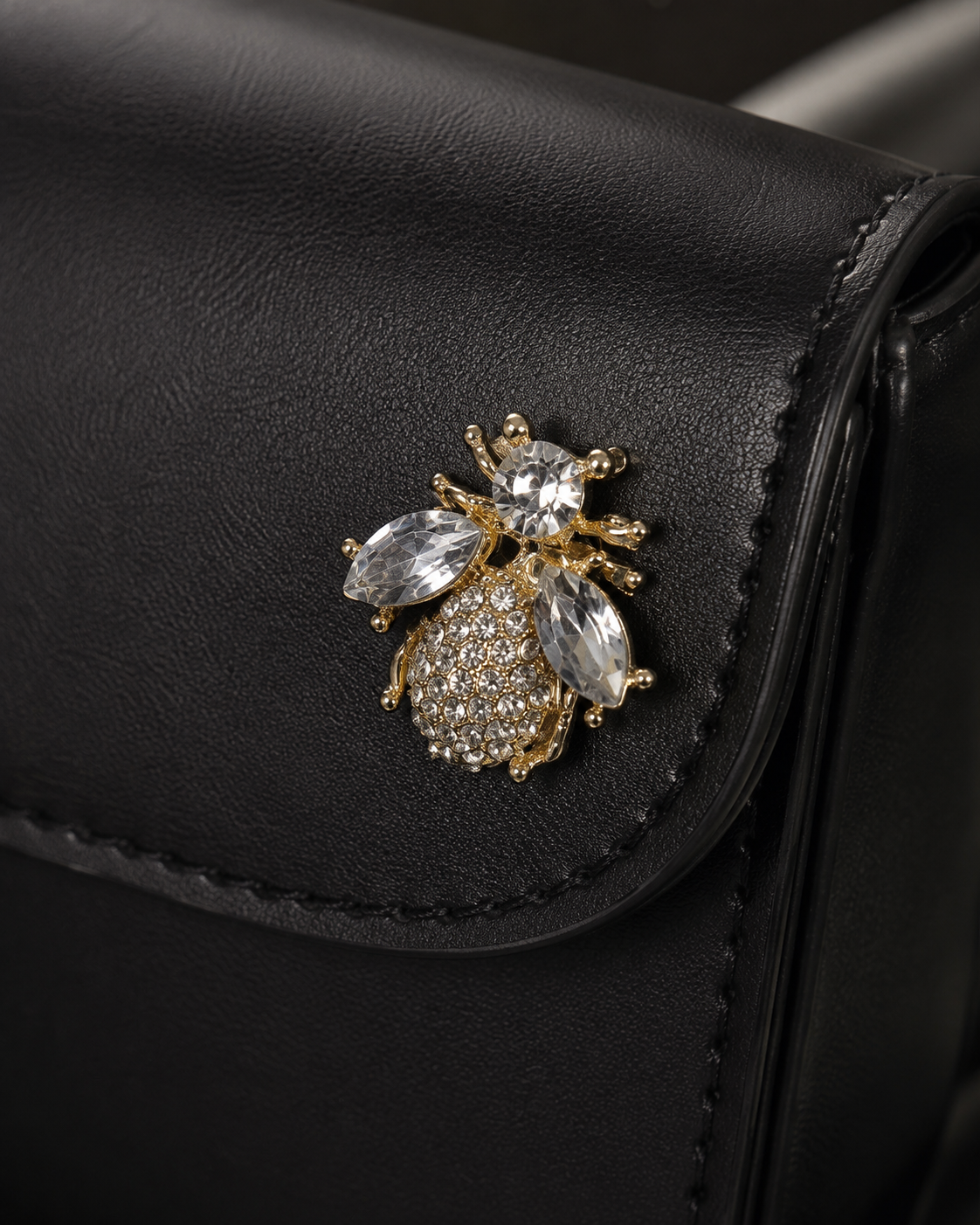 Champagne Problems Crystal Wing Bee Brooch – Gold-Tone Alloy Lapel Pin
