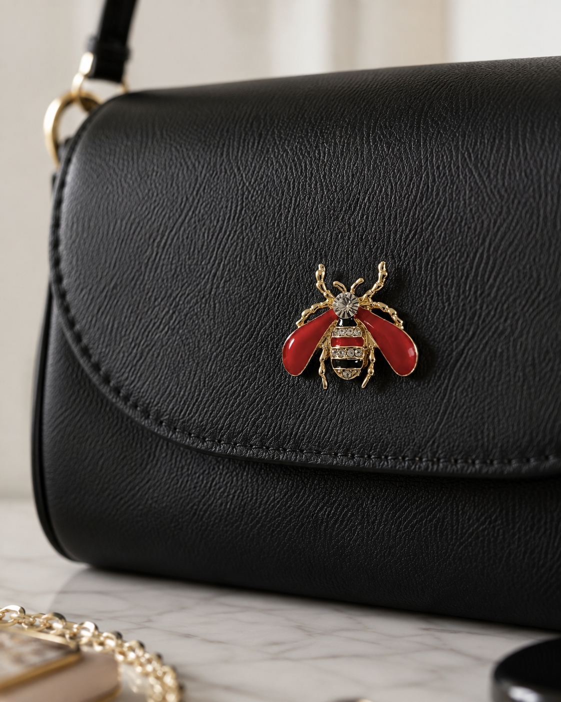 Honey, I'm Home! Red Wing Bee Brooch – Gold-Tone Alloy Lapel Pin