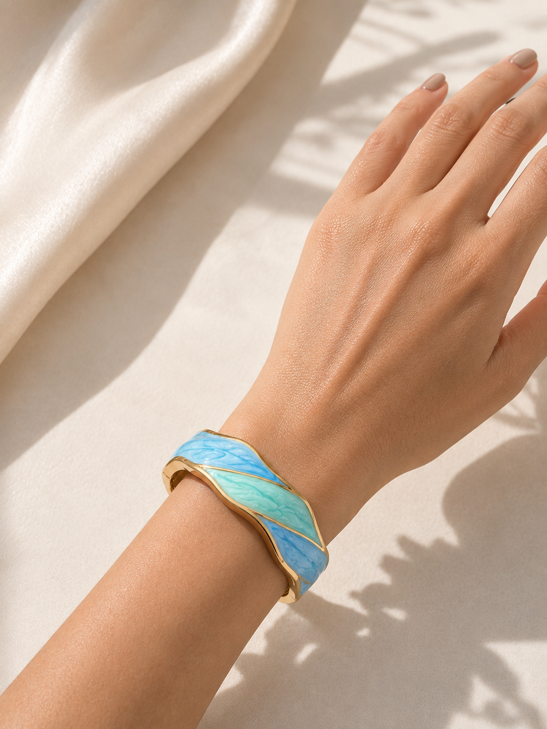 Ocean Eyes Teal Swirl Wide Enamel Bangle – Gold-Plated Alloy Colour-Block Enamel