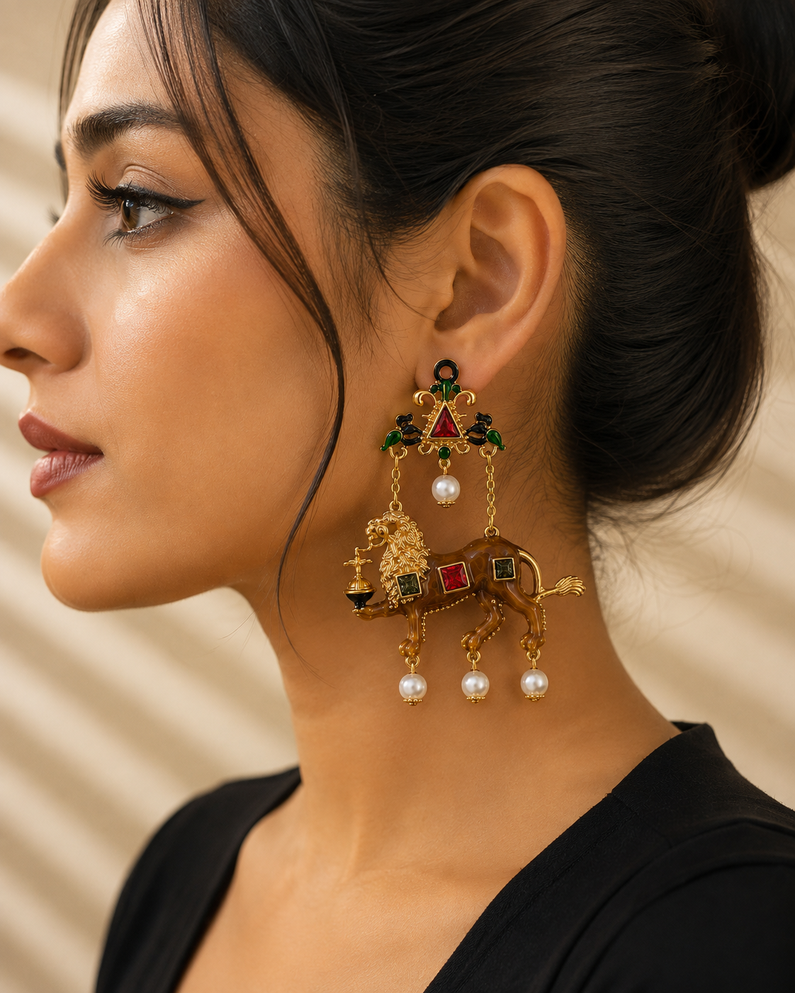 Main Character Lion Pearl Earrings