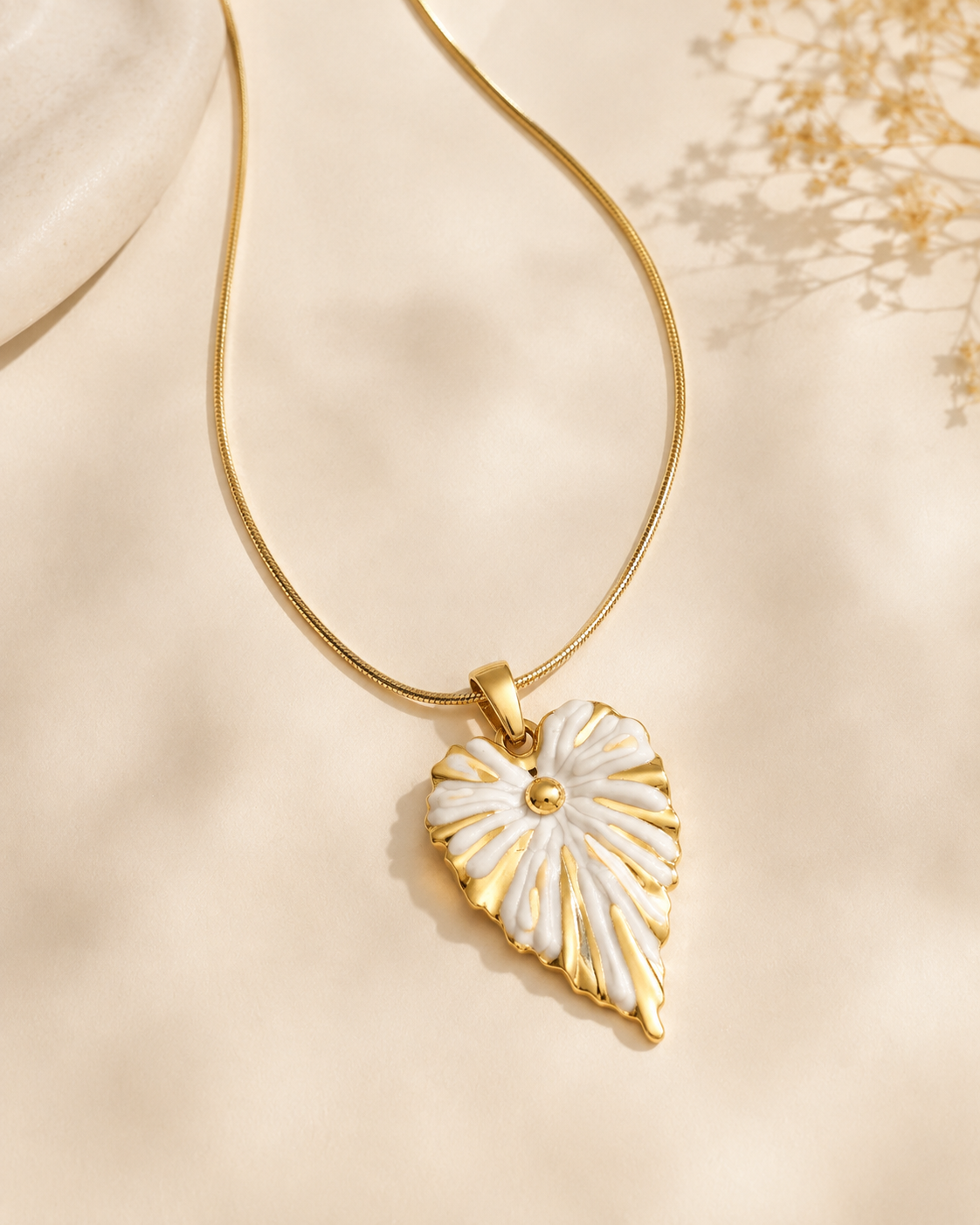 Vanilla Girl Gilded Leaf Snake Chain Necklace – 18K Gold Plated 304 Stainless Steel with Enamel