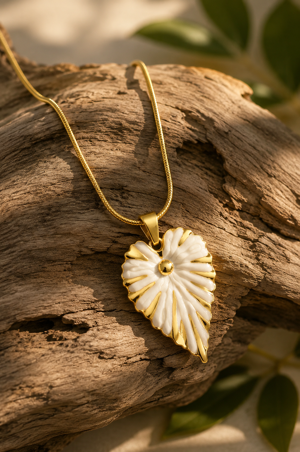 Vanilla Girl Gilded Leaf Snake Chain Necklace – 18K Gold Plated 304 Stainless Steel with Enamel
