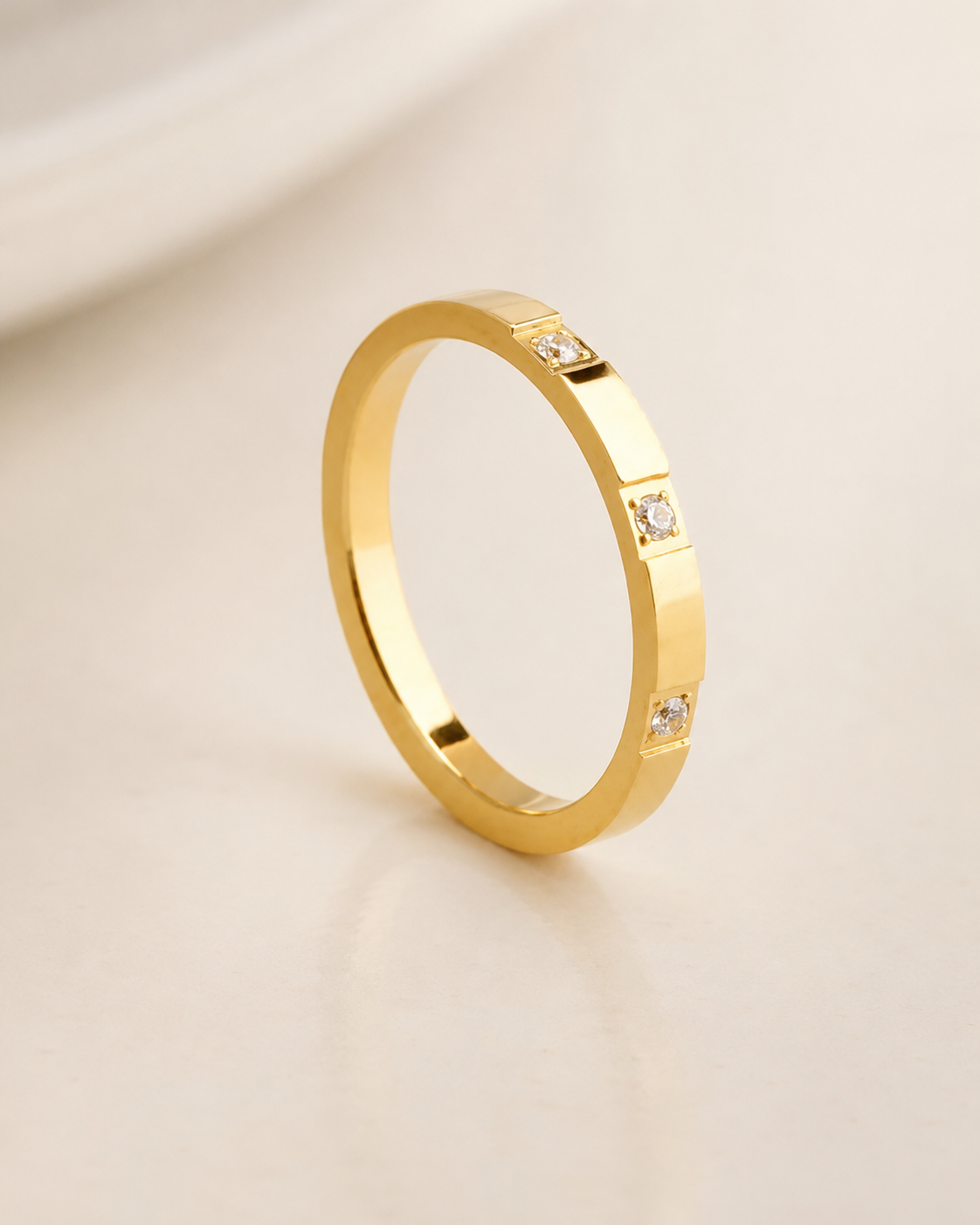 No Makeup Makeup Three Stone Slim Band Ring – 18K Gold PVD Plated Titanium Steel | Waterproof & Anti-Tarnish